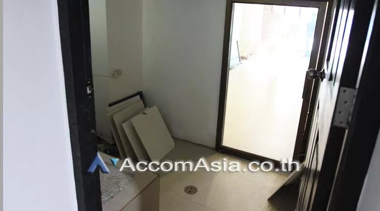  1  Office Space For Rent in sukhumvit ,Bangkok BTS Phrom Phong AA17557